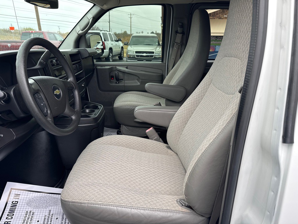 2012 Chevrolet Express Image 16