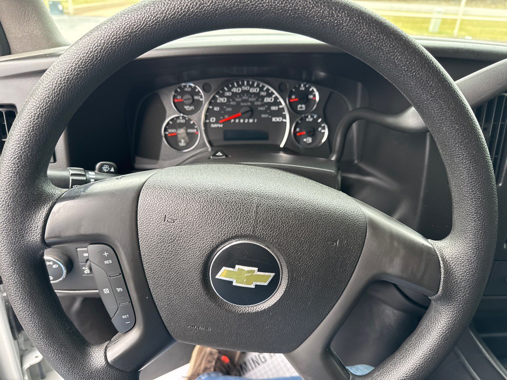 2012 Chevrolet Express Image 19