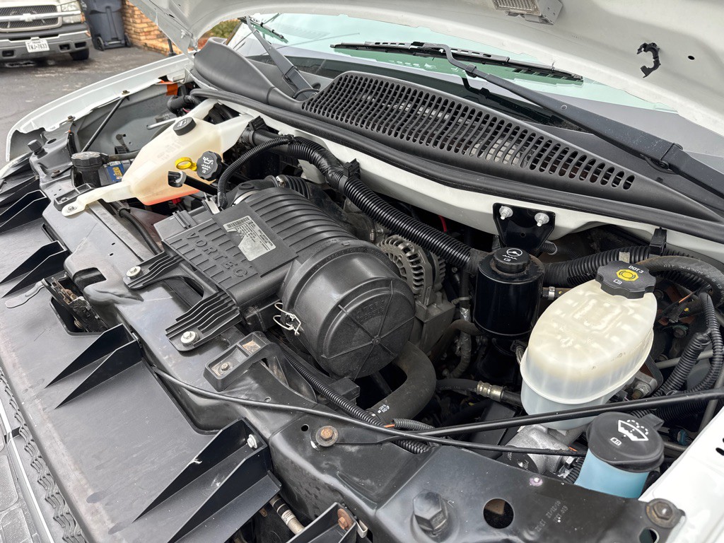 2012 Chevrolet Express Image 21