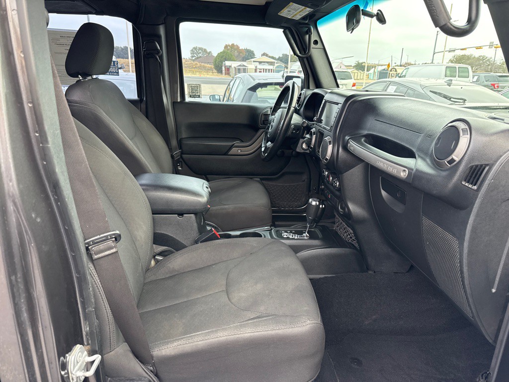 2017 Jeep Wrangler Unlimited Image 12