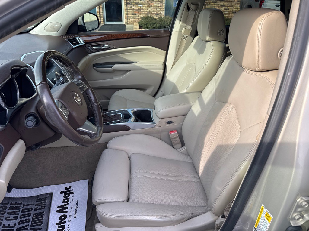 2012 Cadillac SRX Image 16