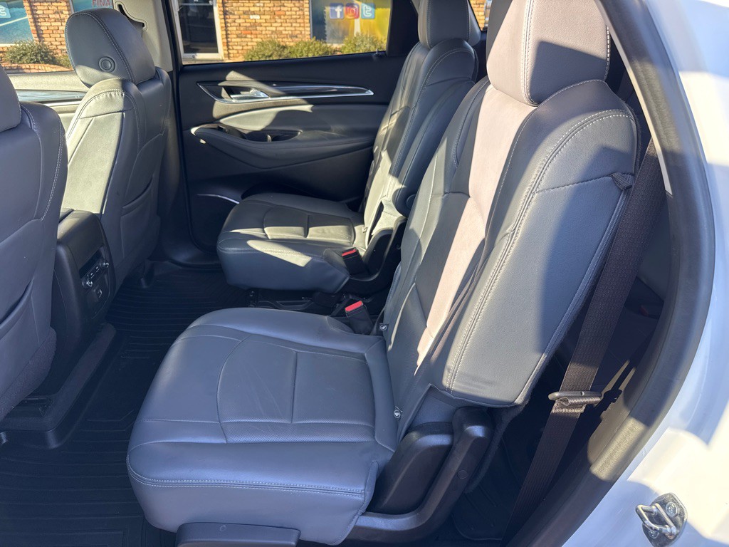 2019 Buick Enclave Image 16