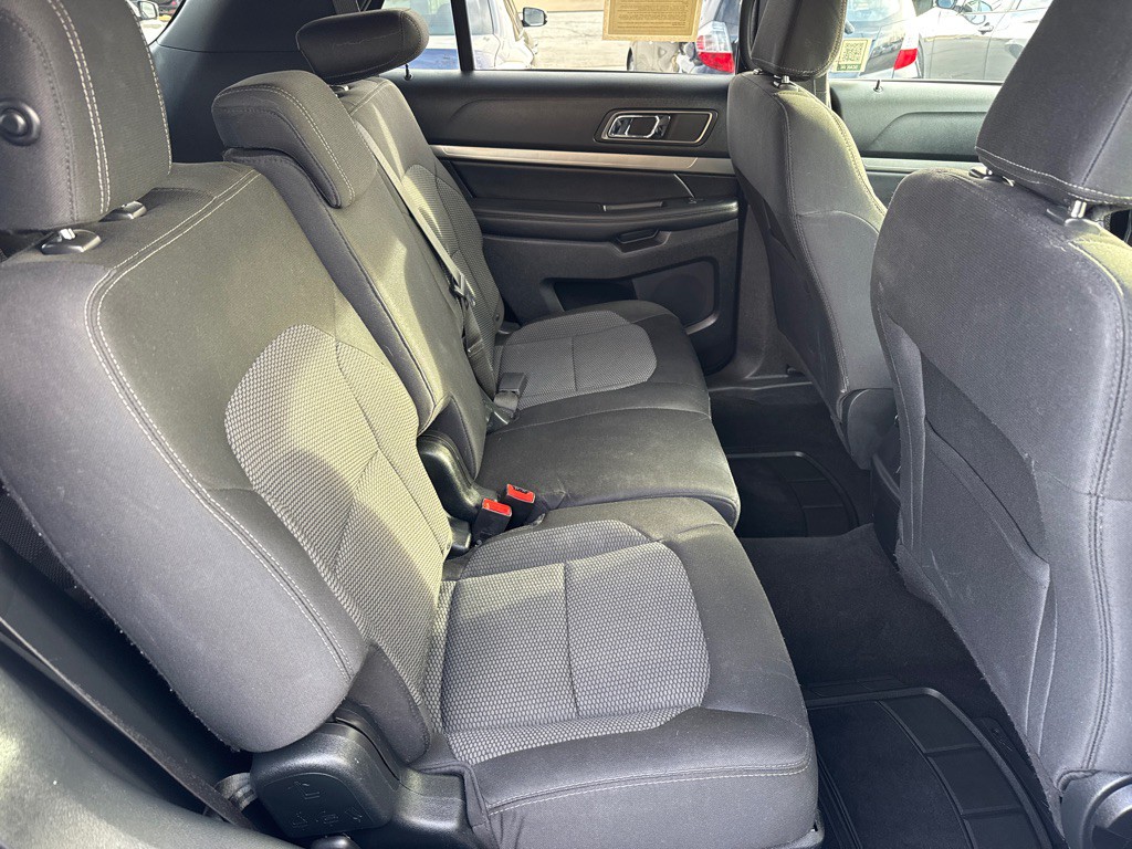 2018 Ford Explorer Image 12