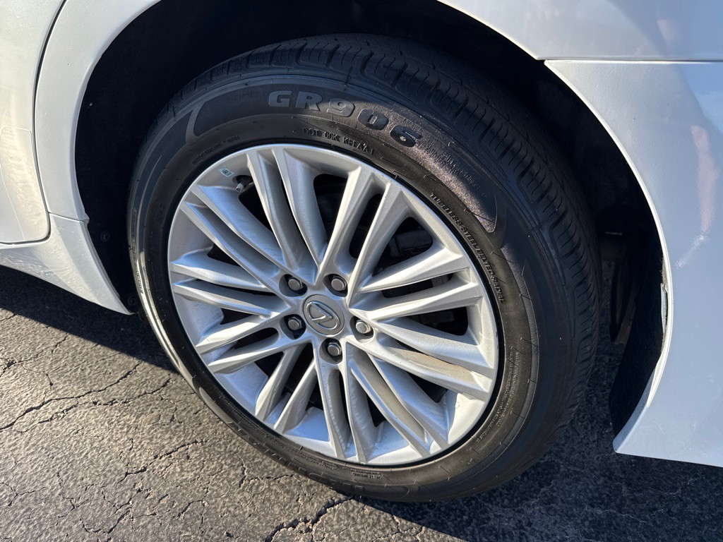 2017 Lexus ES Image 7