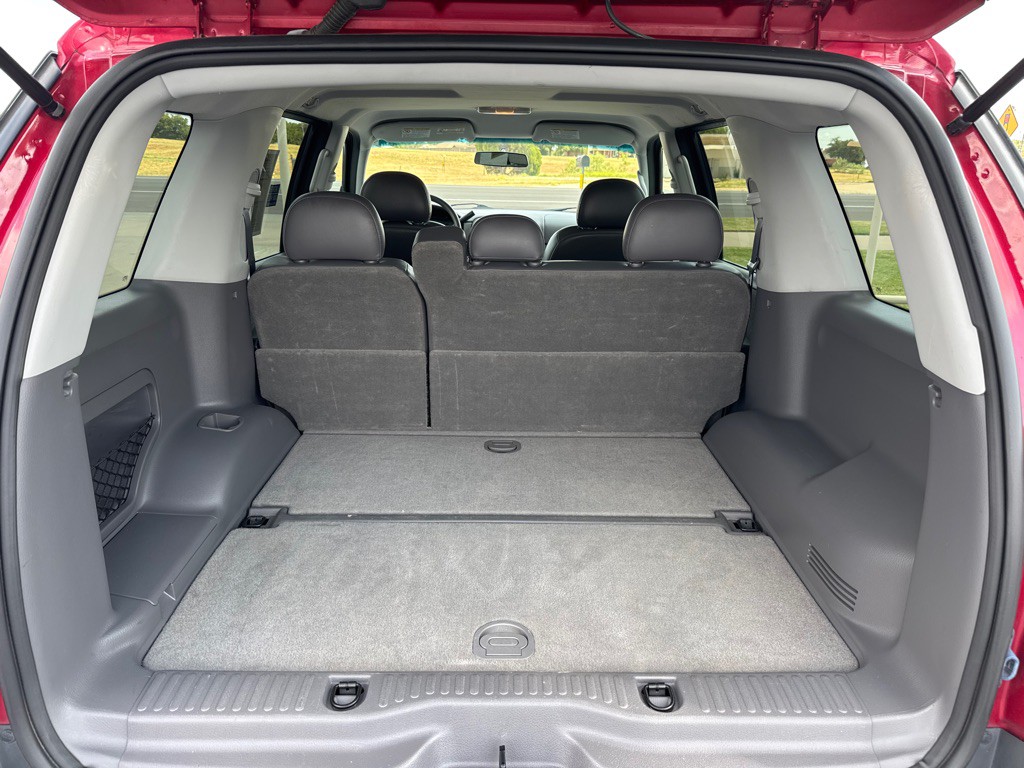 2004 Ford Explorer Image 9