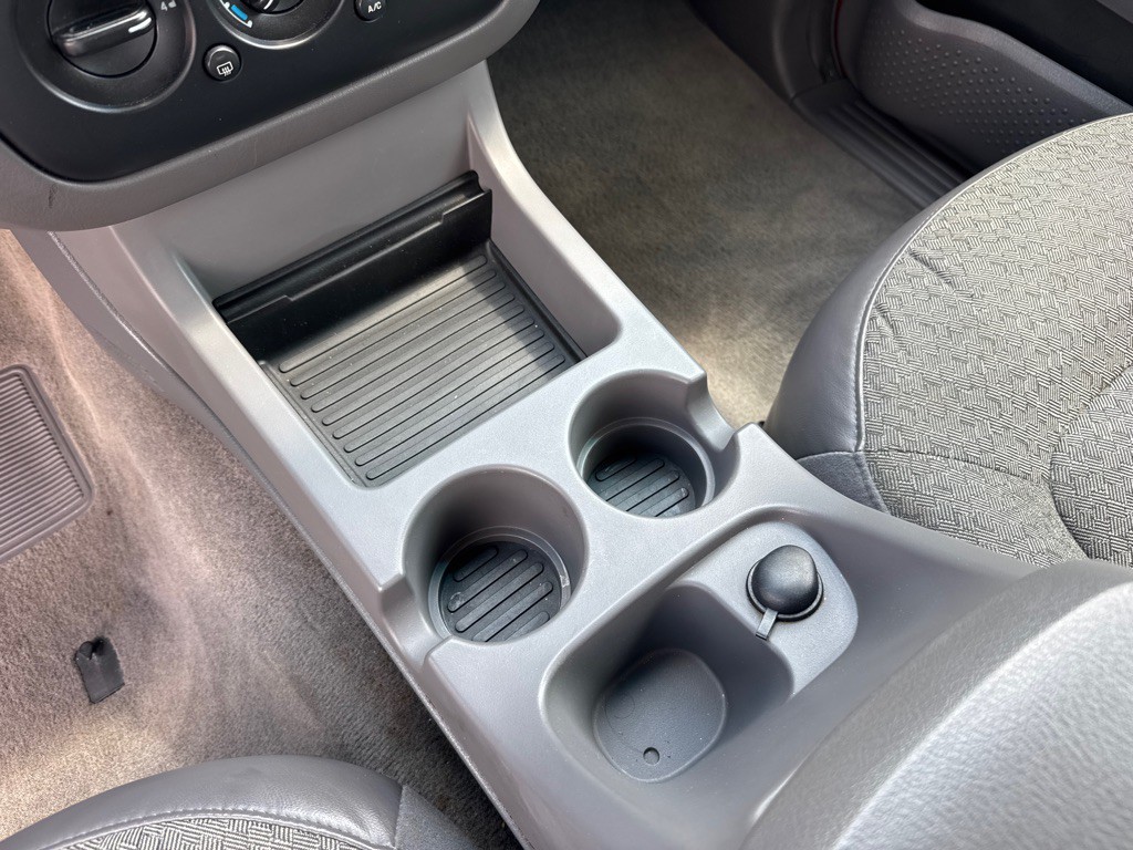 2004 Ford Explorer Image 20