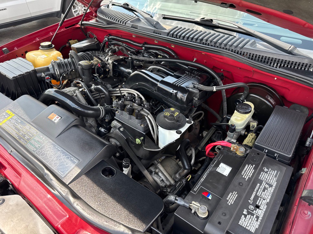 2004 Ford Explorer Image 22
