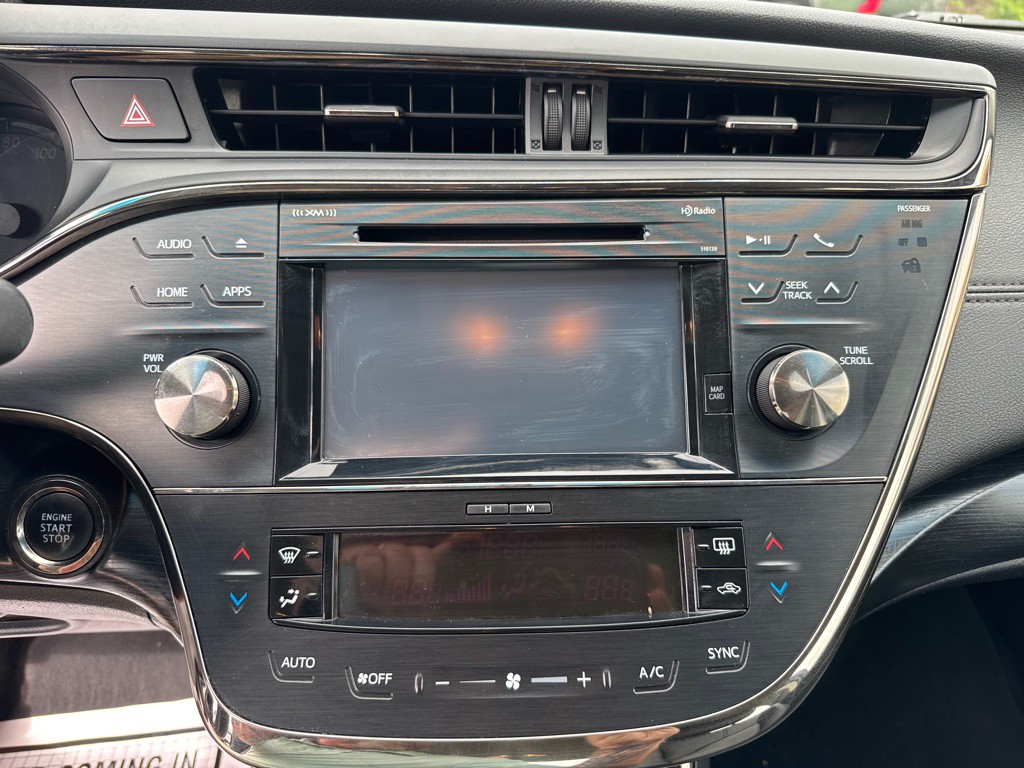 2016 Toyota Avalon Image 18