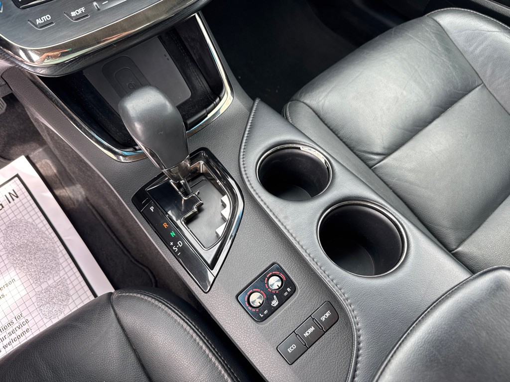 2016 Toyota Avalon Image 19