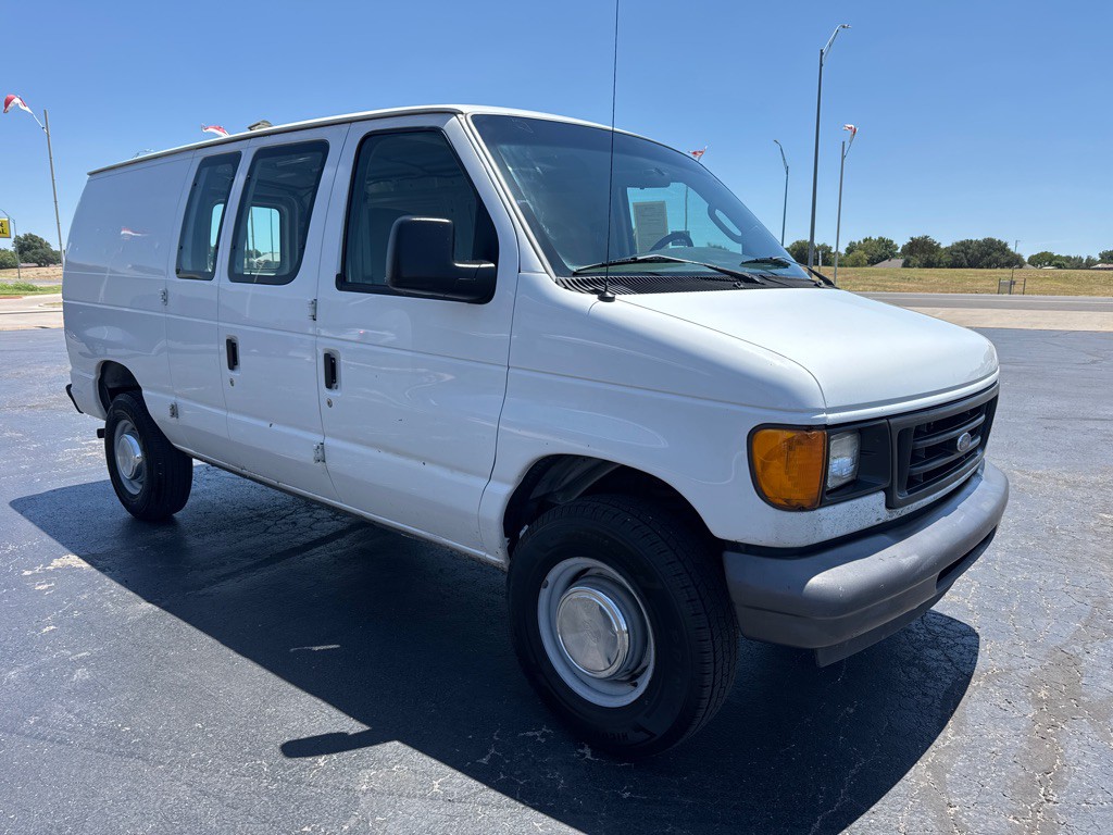 2006 Ford Econoline Image 3