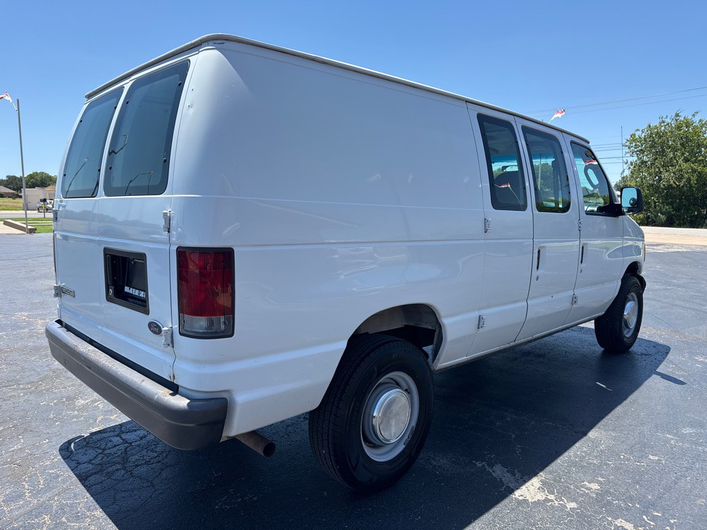 2006 Ford Econoline Image 4