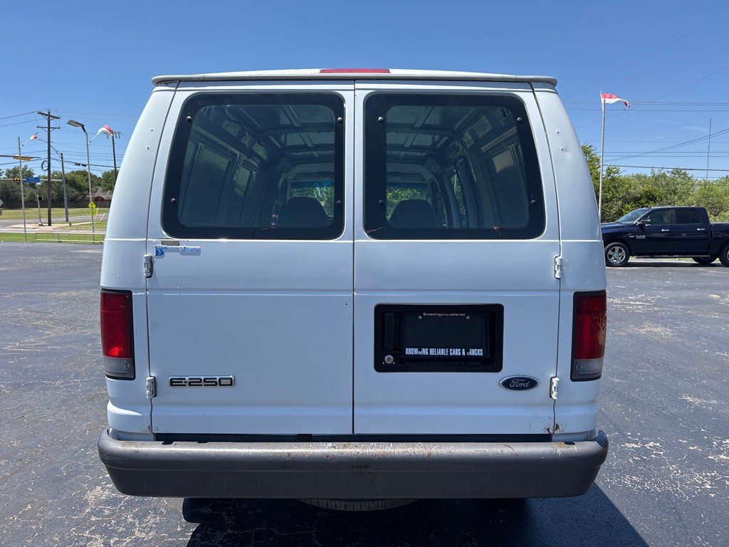2006 Ford Econoline Image 5