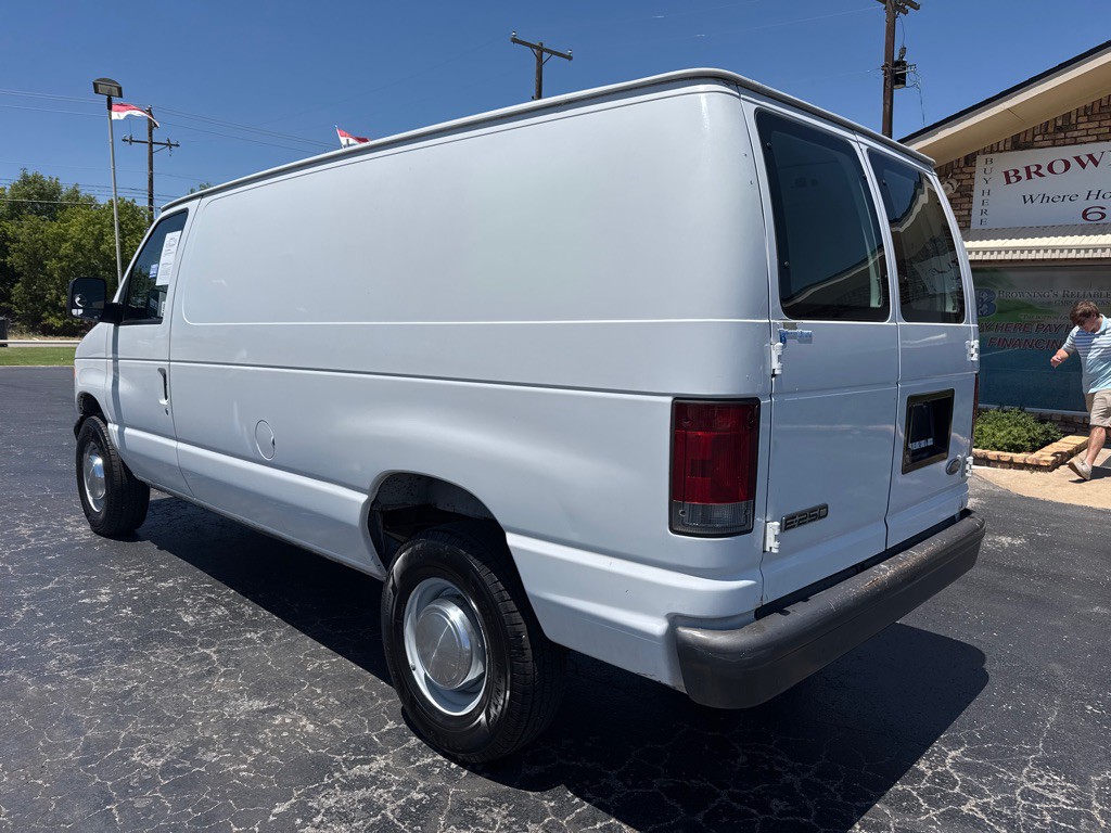 2006 Ford Econoline Image 6