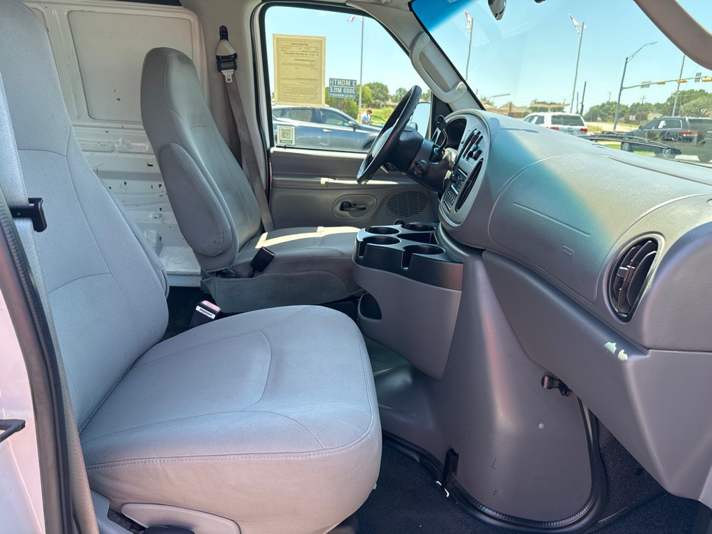 2006 Ford Econoline Image 13