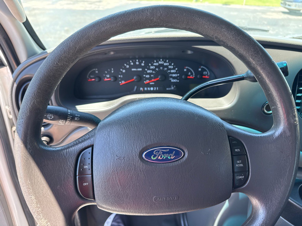 2006 Ford Econoline Image 18