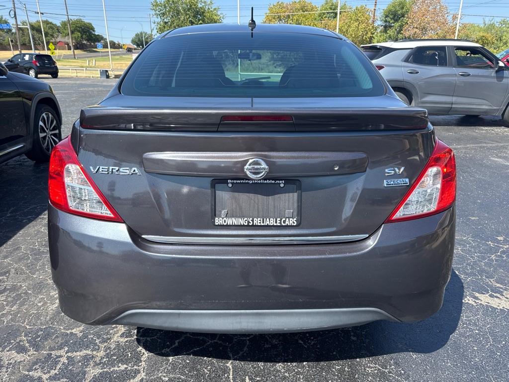2015 Nissan Versa Image 5