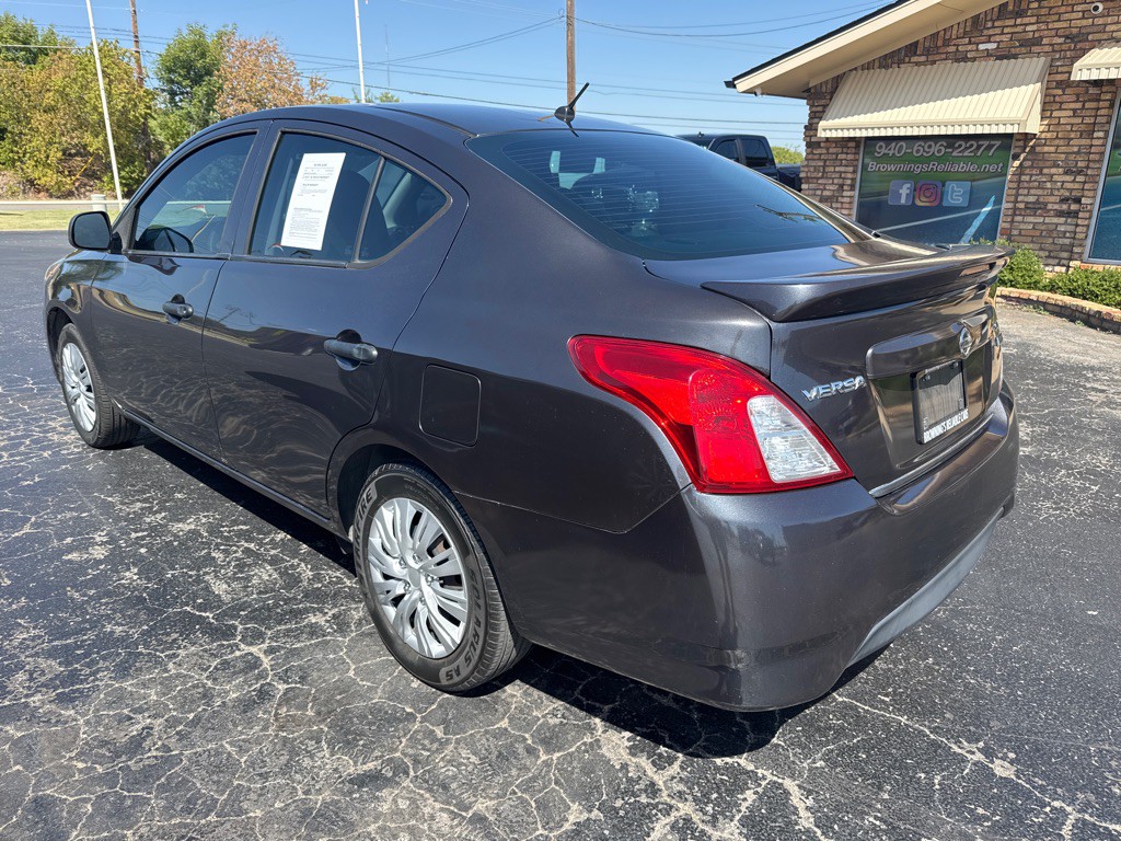 2015 Nissan Versa Image 6
