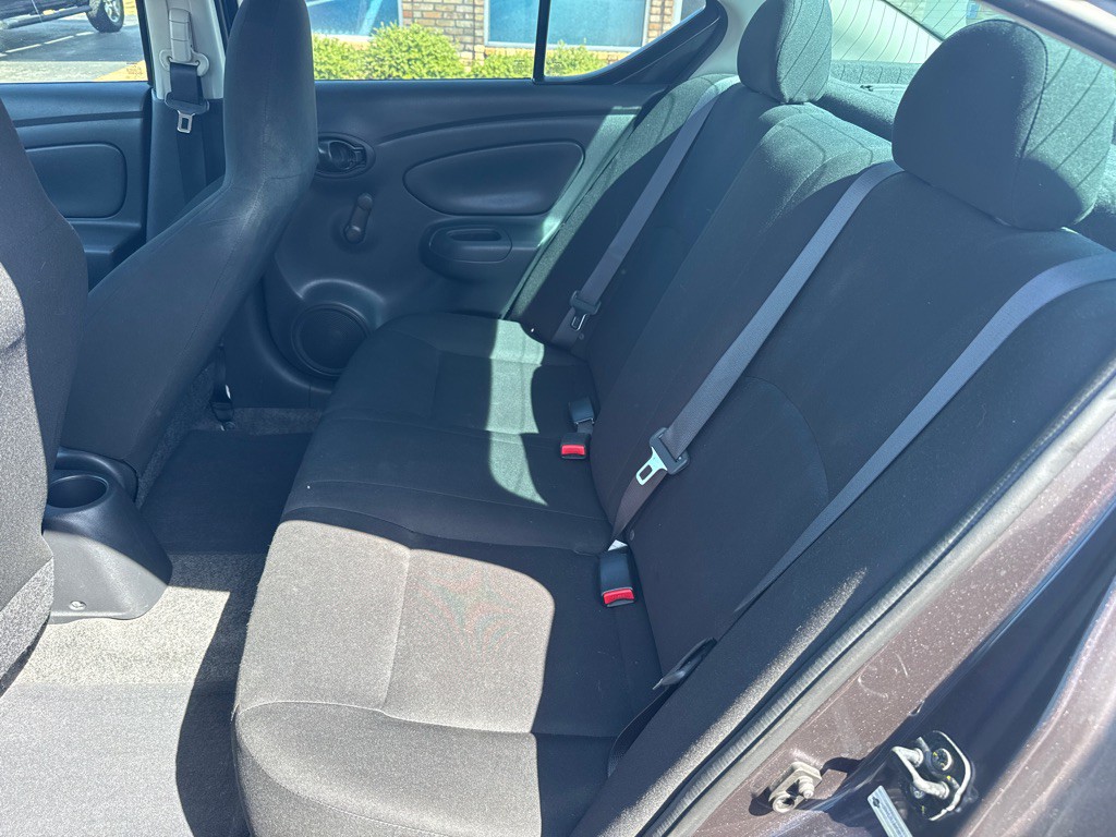 2015 Nissan Versa Image 14
