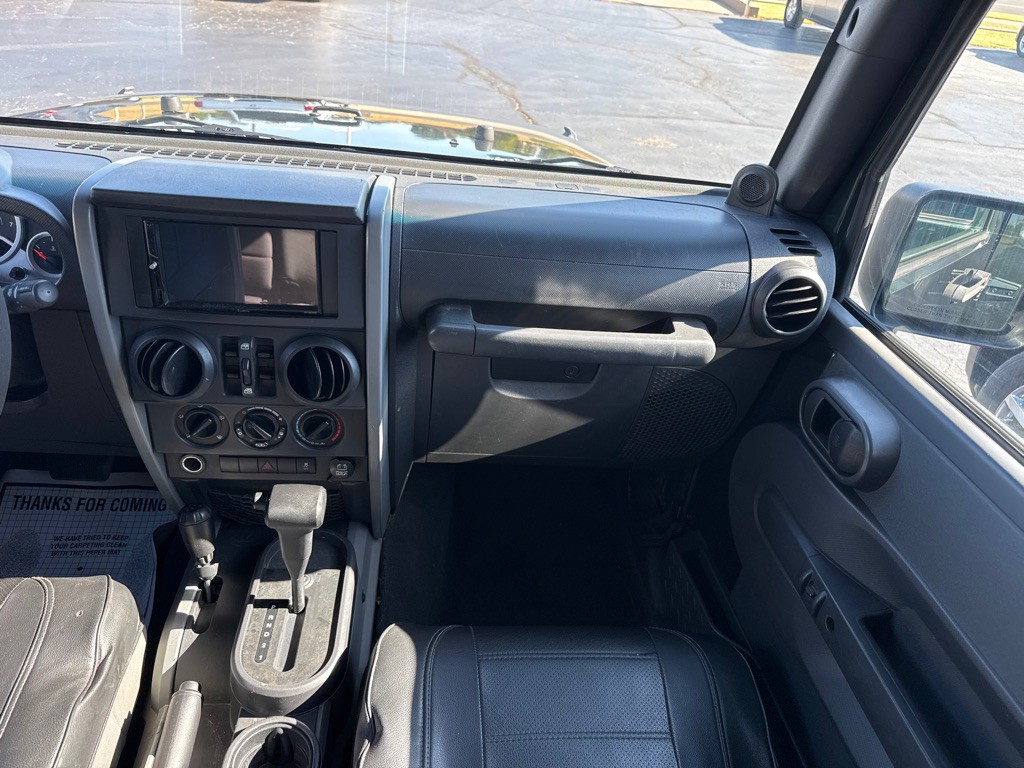 2010 Jeep Wrangler Unlimited Image 10