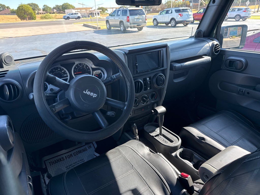 2010 Jeep Wrangler Unlimited Image 14