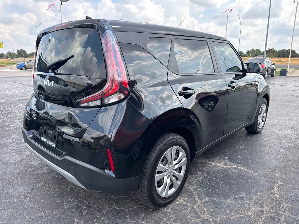 2023 Kia Soul Image 4