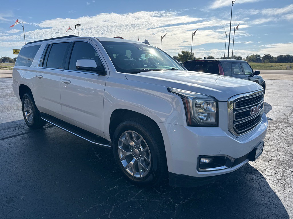 2017 GMC Yukon Image 3
