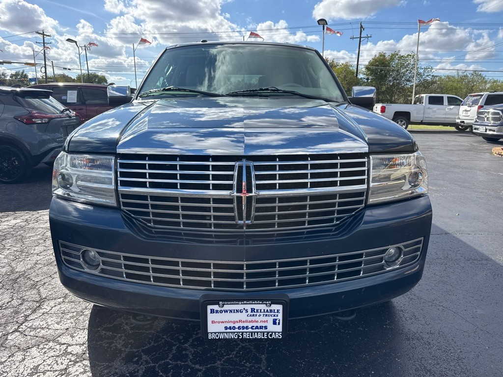 2013 Lincoln Navigator Image 2