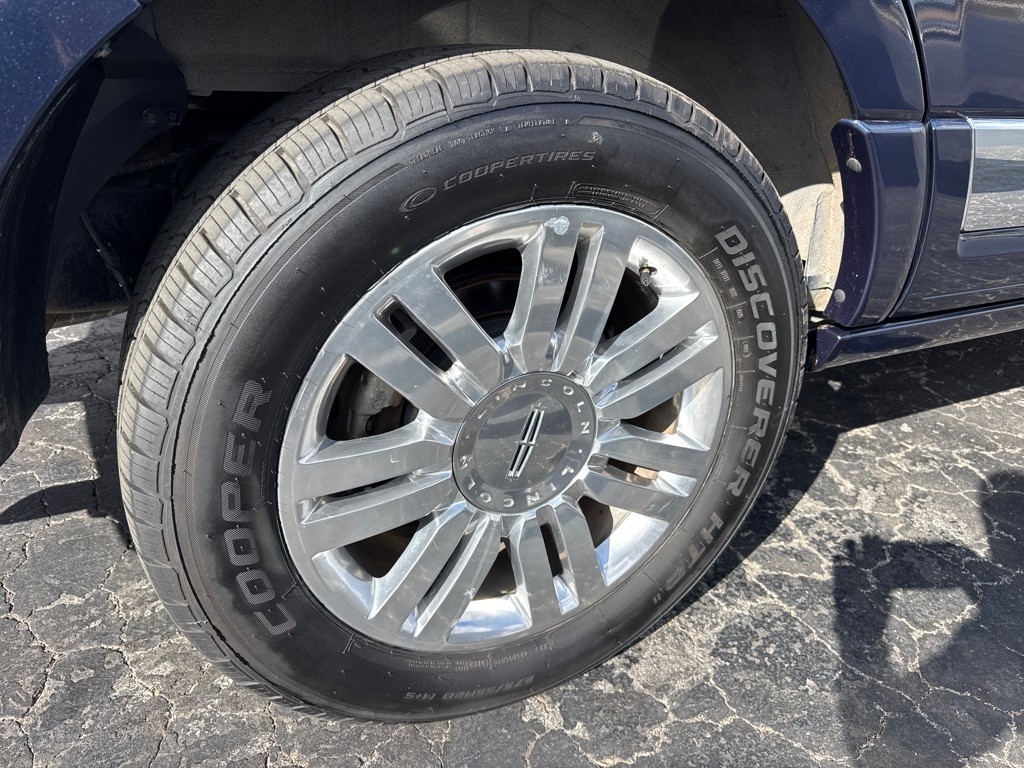 2013 Lincoln Navigator Image 8