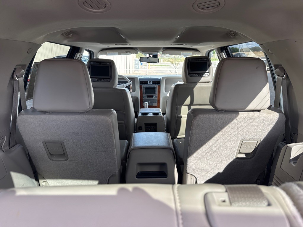 2013 Lincoln Navigator Image 10