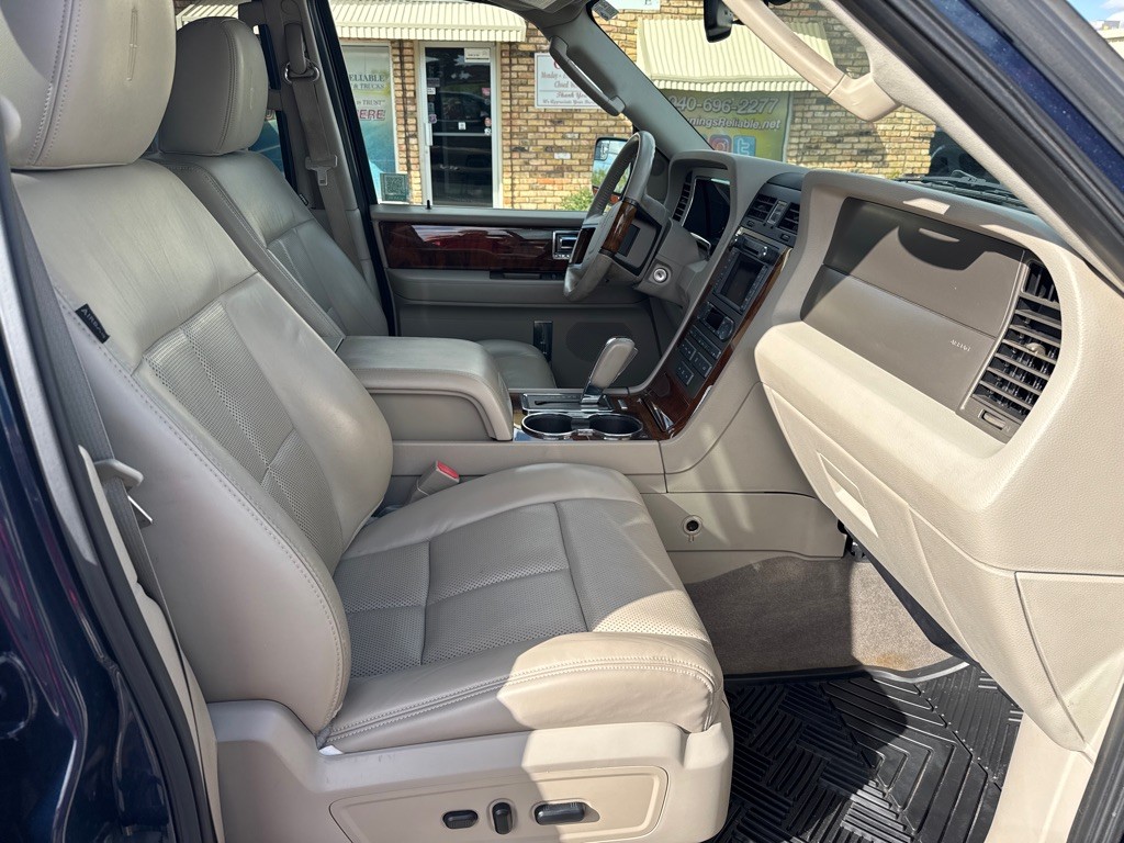 2013 Lincoln Navigator Image 14