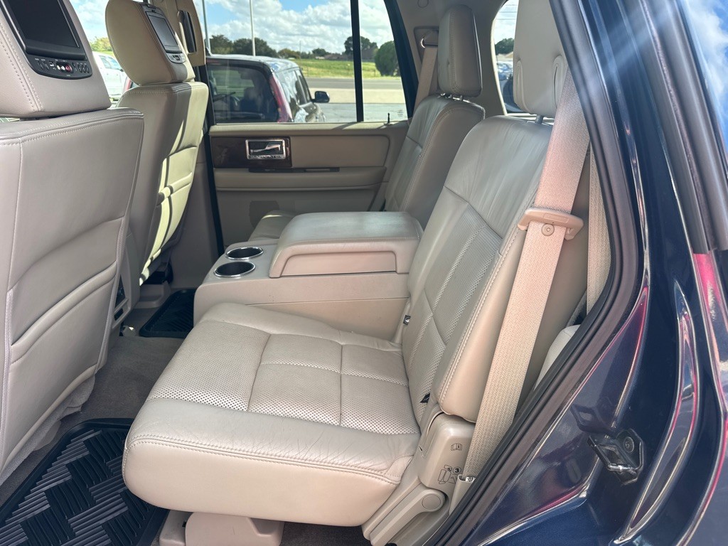 2013 Lincoln Navigator Image 16