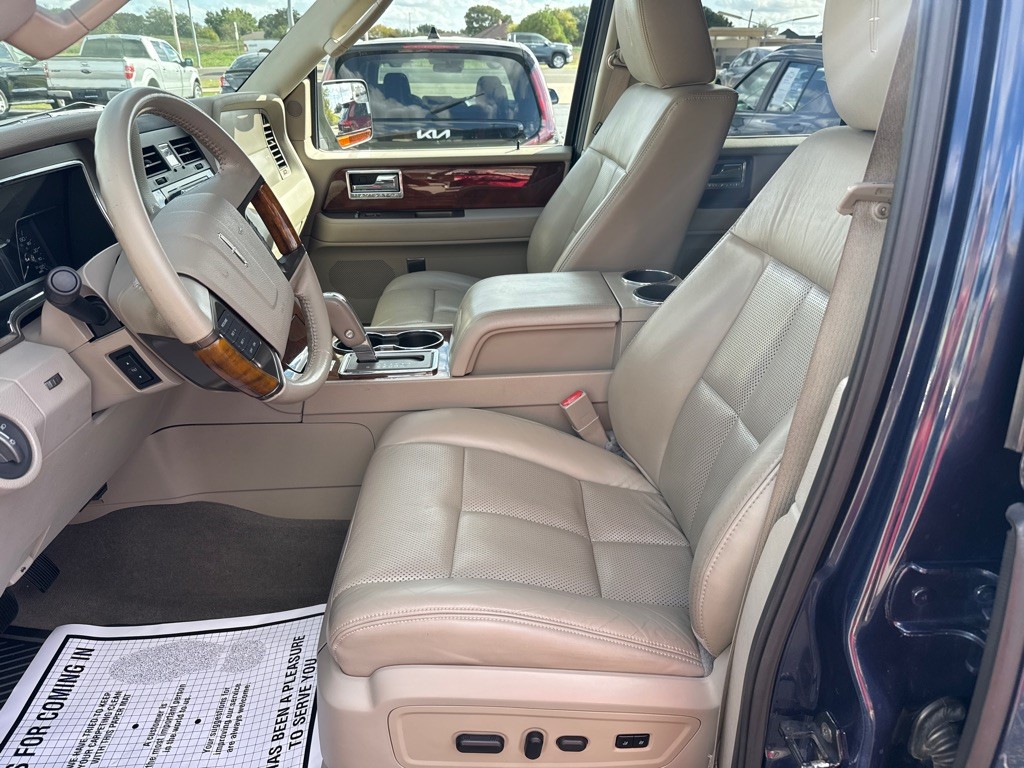 2013 Lincoln Navigator Image 18