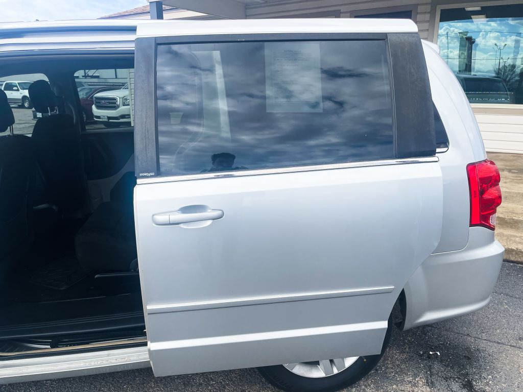 2011 Dodge Grand Caravan Image 7