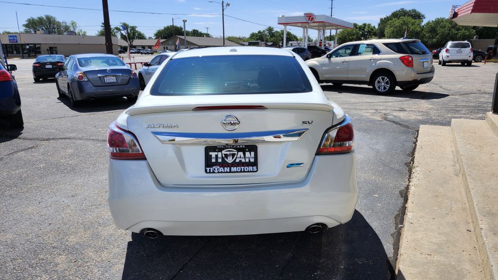 2013 Nissan Altima Image 10