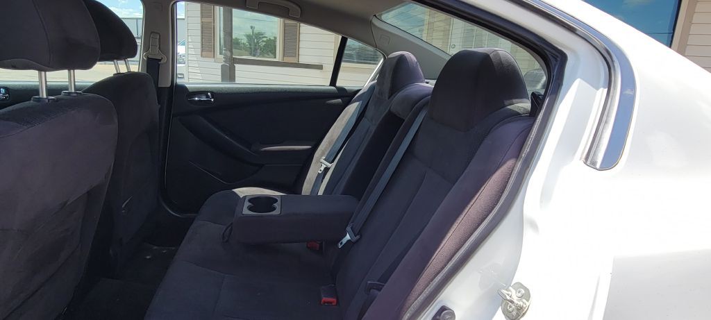 2012 Nissan Altima Image 9