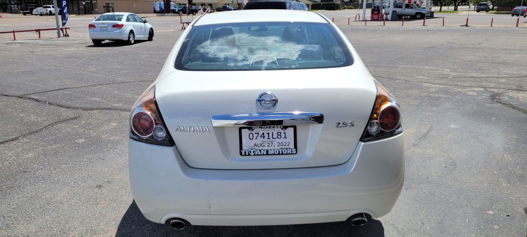 2012 Nissan Altima Image 11
