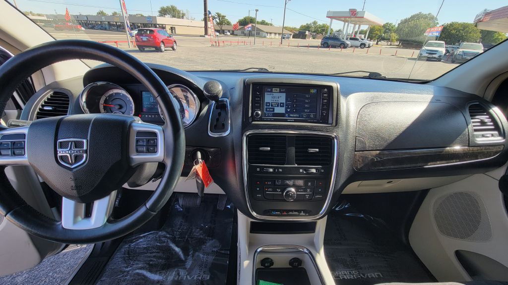 2011 Dodge Grand Caravan Image 6