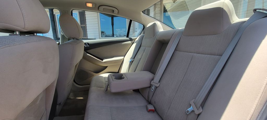 2012 Nissan Altima Image 8