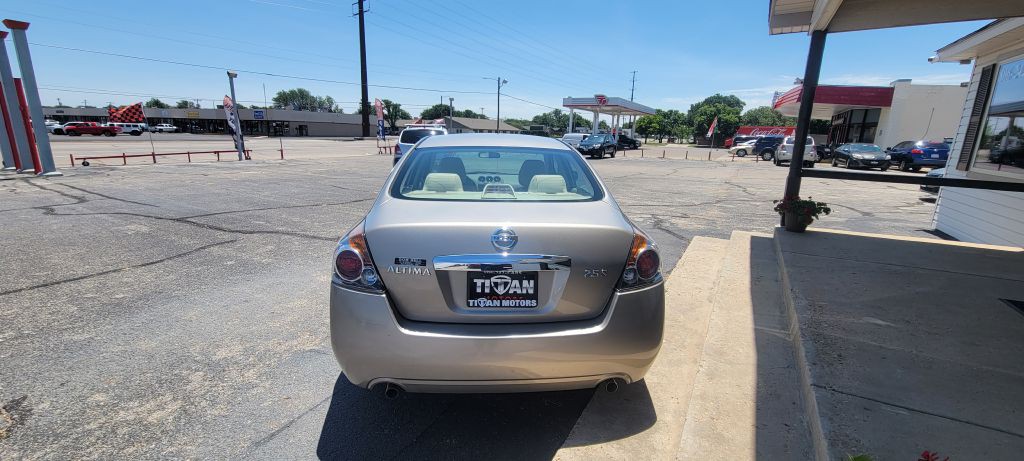 2012 Nissan Altima Image 10