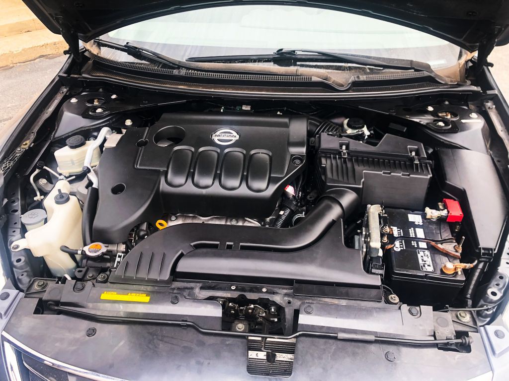 2011 Nissan Altima Image 2