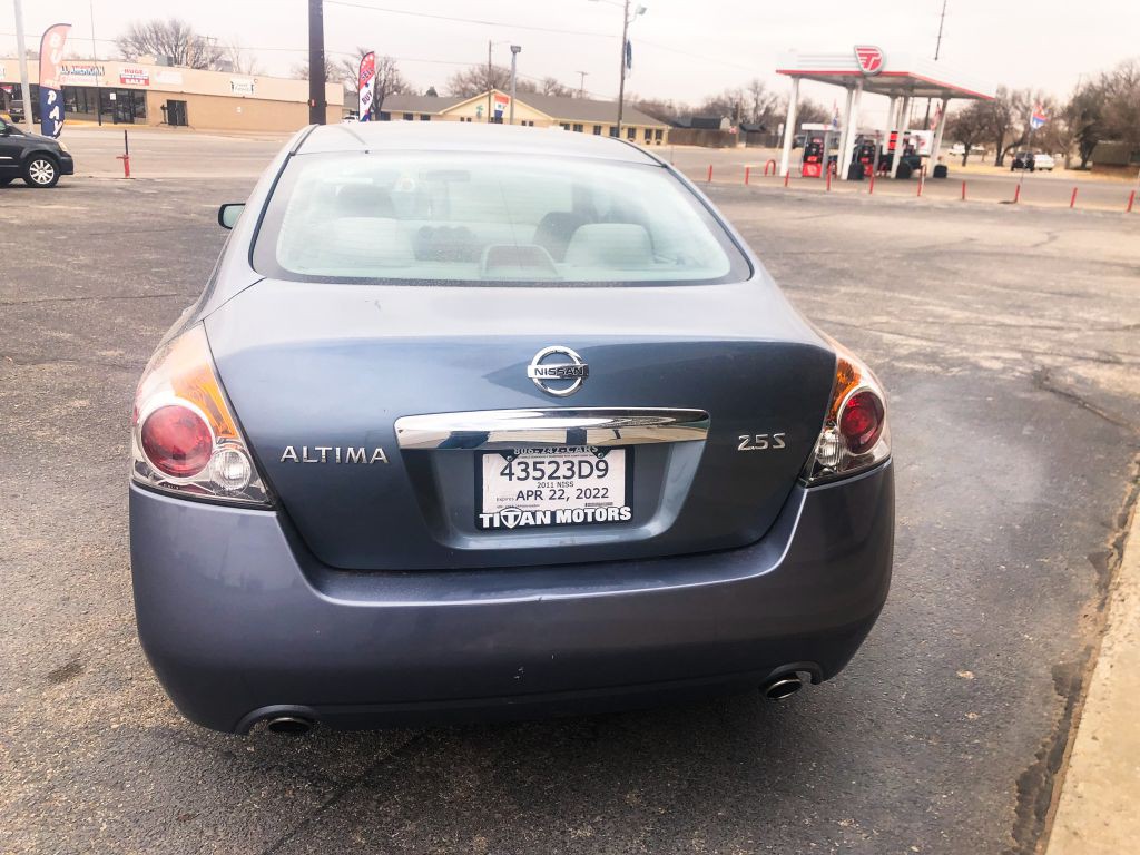 2011 Nissan Altima Image 4