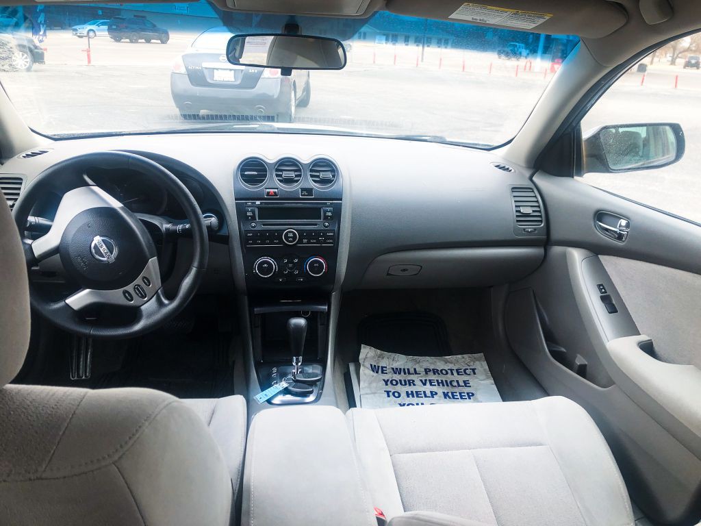 2011 Nissan Altima Image 8