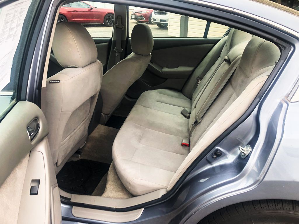 2011 Nissan Altima Image 11