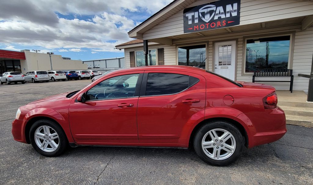 2013 Dodge Avenger Image 2