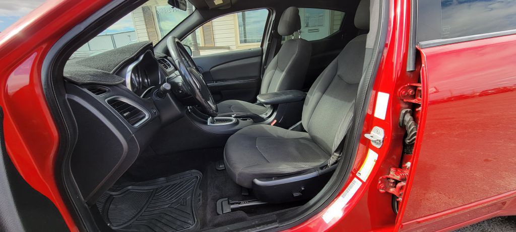 2013 Dodge Avenger Image 5