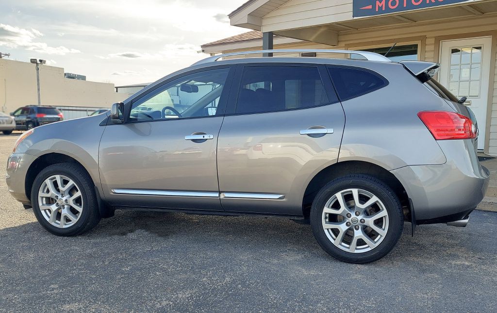 2011 Nissan Rogue Image 2
