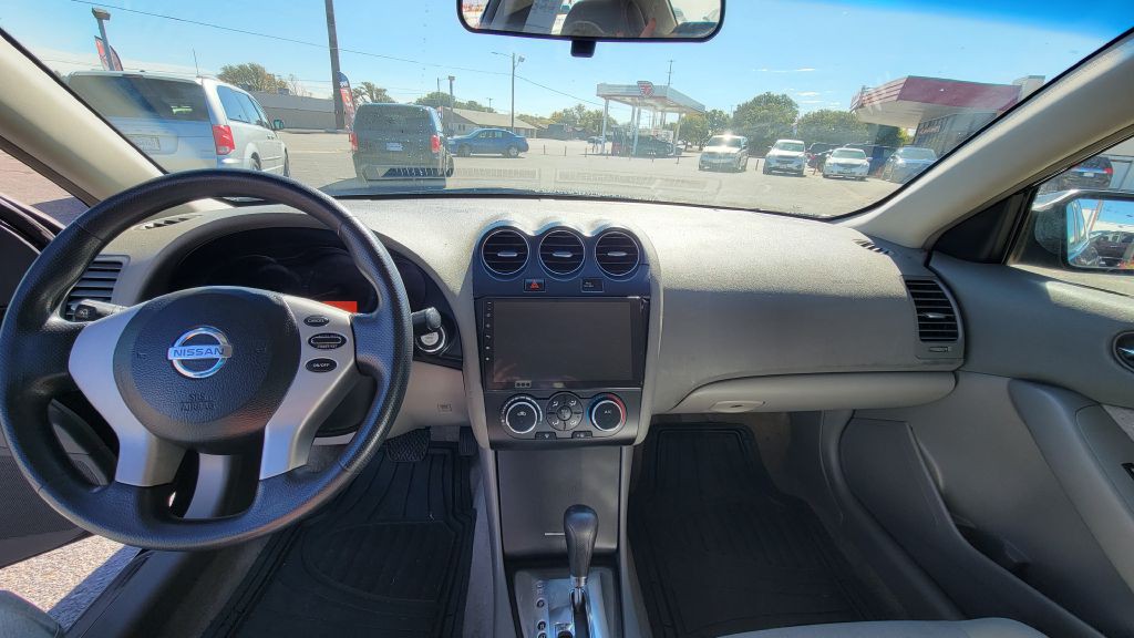 2011 Nissan Altima Image 4