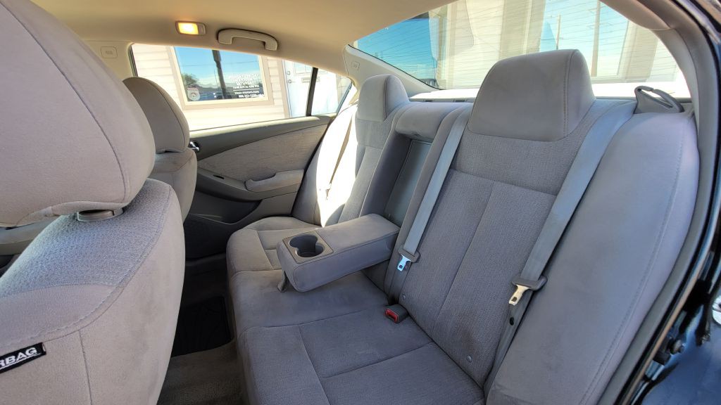 2011 Nissan Altima Image 7