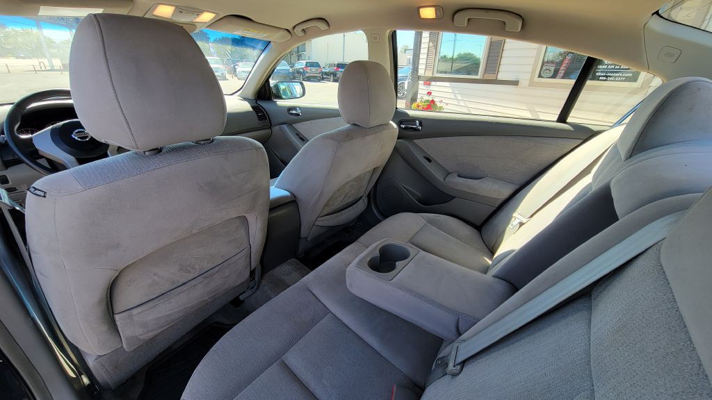 2011 Nissan Altima Image 8