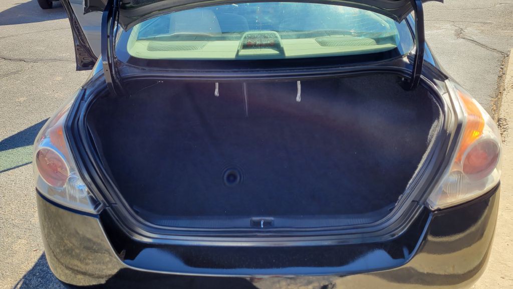 2011 Nissan Altima Image 9